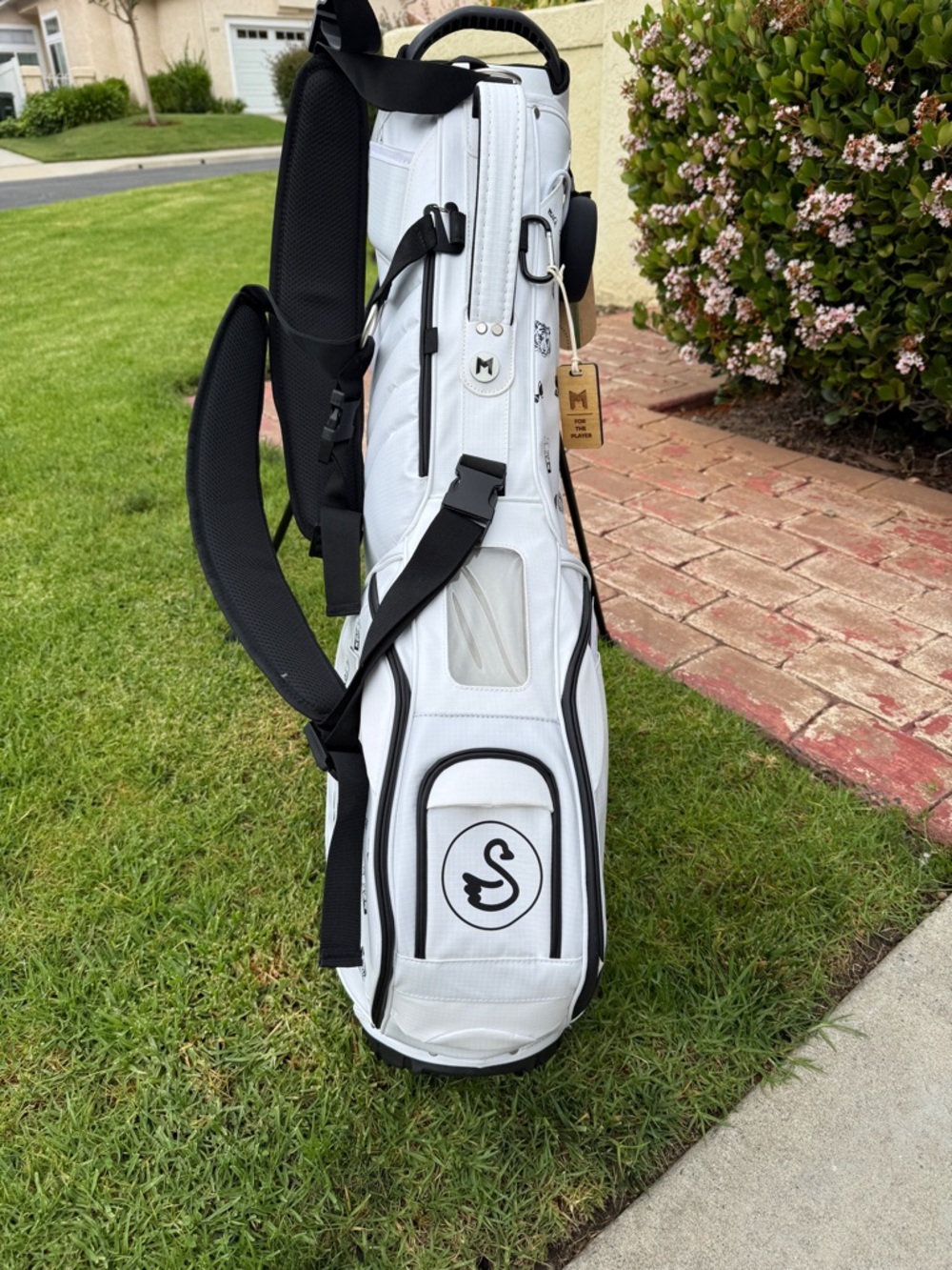 Swannies x MNML Golf Bag - Picture 2 of 7